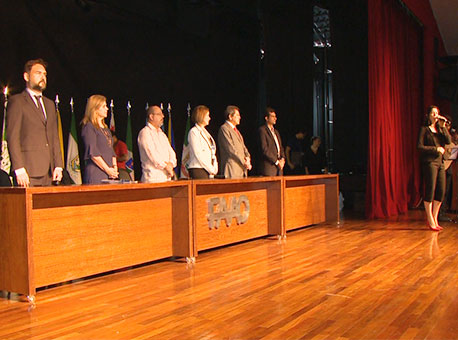 051118-politica-confederacaomunicipios-tvgazeta