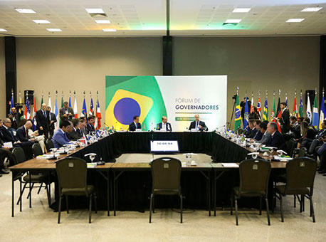 141118-politica-forumgov