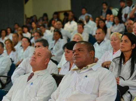 141118-politica-maismedicos-atribuna