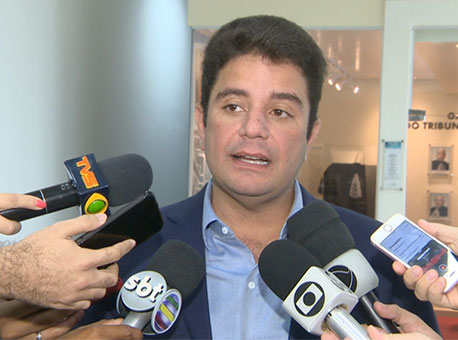 2211118-politica-gladsontce