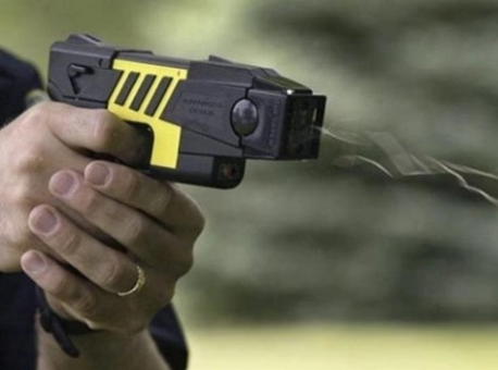 130219-politica-pl-arma-choque