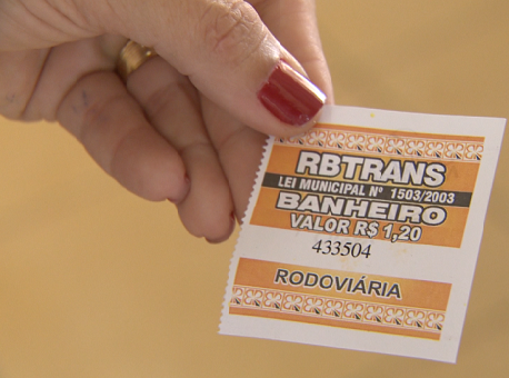 120319-banheiropublico-pago