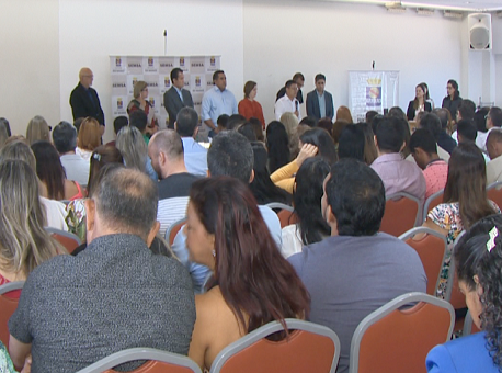 140619-poltiica-posse-medicos