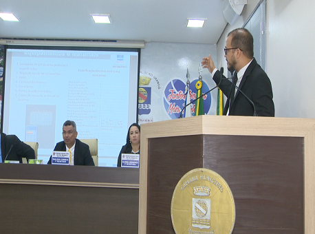 110719-politica-lampadas