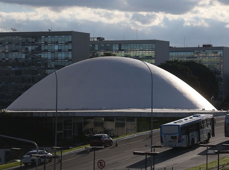 01-04-21 Senado-aprova-multa-para-discriminação-salarial-contra-mulheres