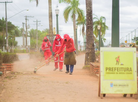 05-04-21 Zeladoria-de-Rio-Branco-contrata-nova-empresa-para-serviço-de-varrição
