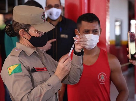 04-05-21 vacinação-profissionais-de-segurança-publica