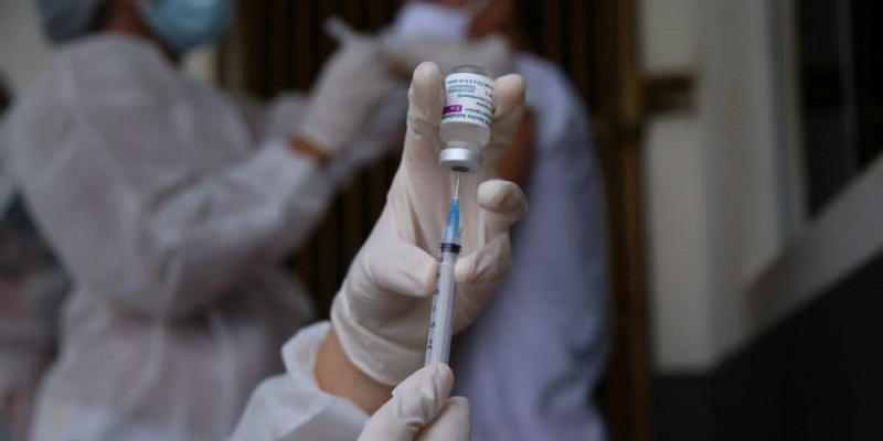 Lei autoriza vacinação de grupo prioritário de adolescentes de 12 a 17 anos