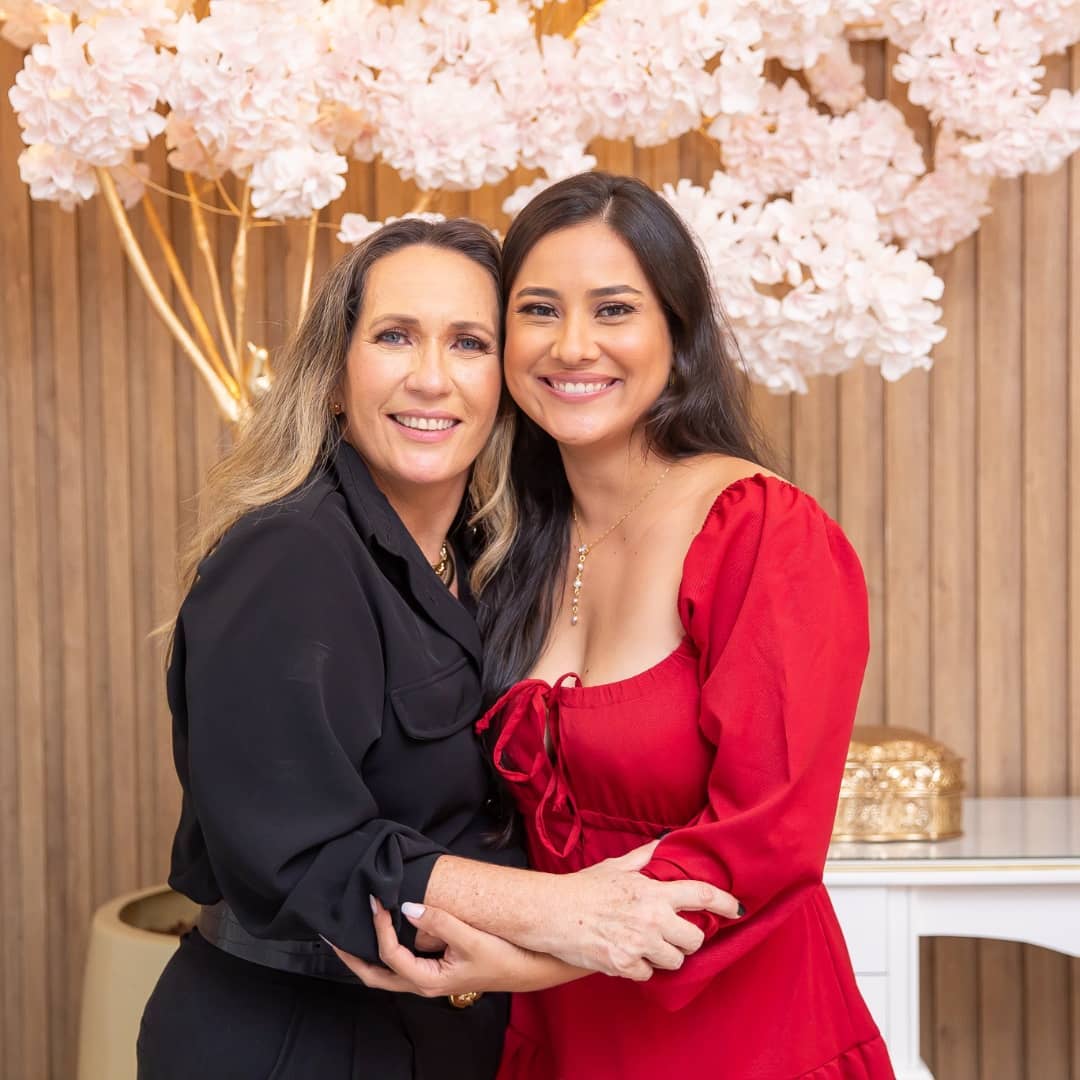 Karla com sua nora Sergiane Costa