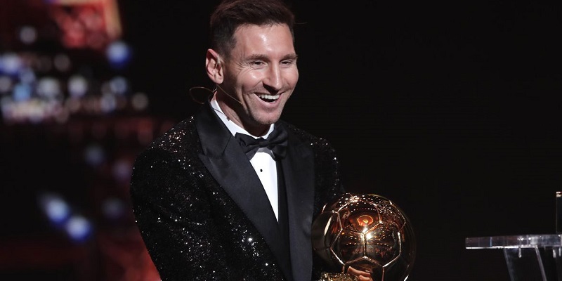 Messi amplia recorde e ganha 7ª Bola de Ouro da carreira