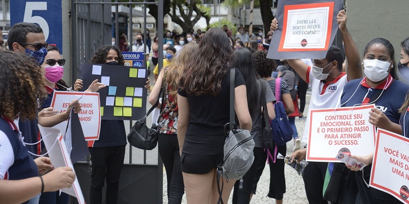 Inscritos no Enem têm segundo dia de provas neste domingo