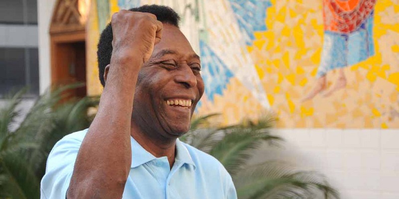 Pelé recebe alta após internação para tratamento de tumor no cólon