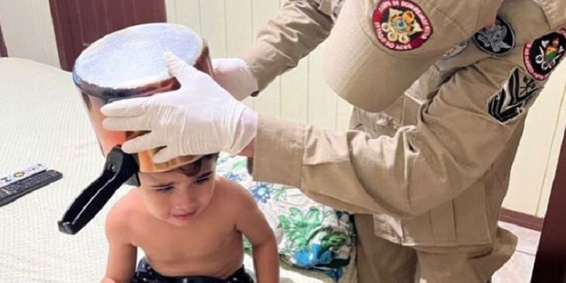 Criança prende cabeça em panela de pressão e é socorrida por bombeiros no Acre