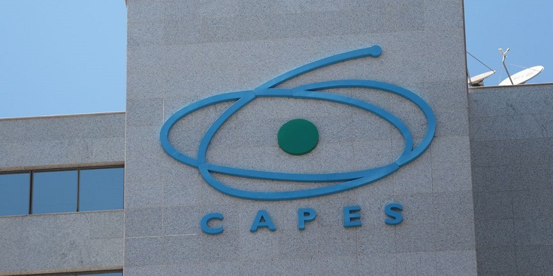 Orçamento da Capes aumenta, e órgão vai zerar déficit de bolsas