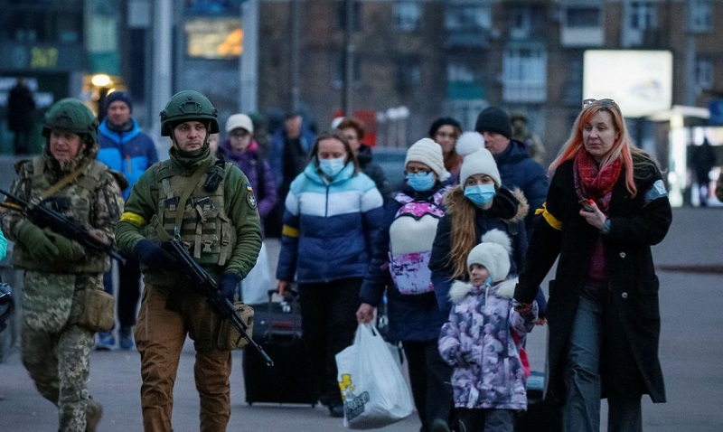 Kiev e Rússia negociaram corredores humanitários