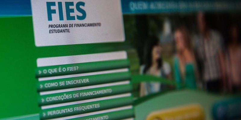 MEC prorroga prazo de inscrição no Fies até essa terça-feira