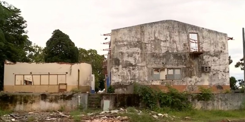 Porto de Rio Branco está destruído pelo tempo e ação de vândalos
