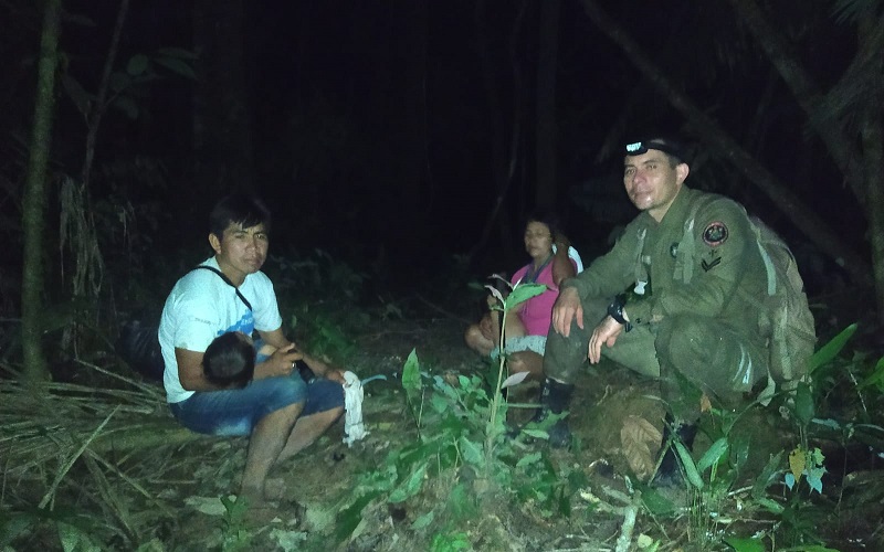 Helicóptero faz pouso forçado em área próxima ao rio Crôa, no Acre