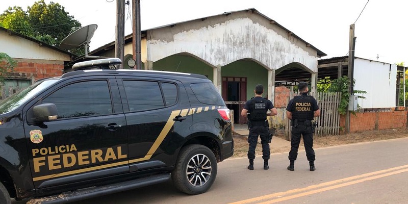 Duas pessoas são presas durante operação contra tráfico de drogas
