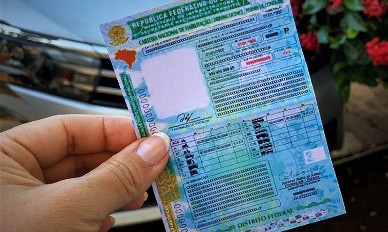 Carteira Nacional de Habilitação tem novo modelo a partir desta quarta