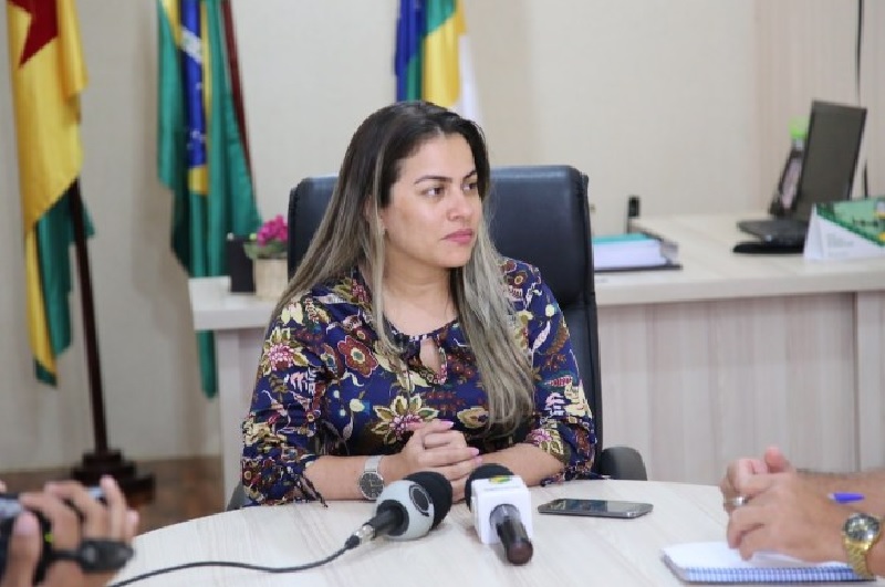 PT faz nota de repúdio contra Fernanda Hassem após demissão de petistas em Brasileia