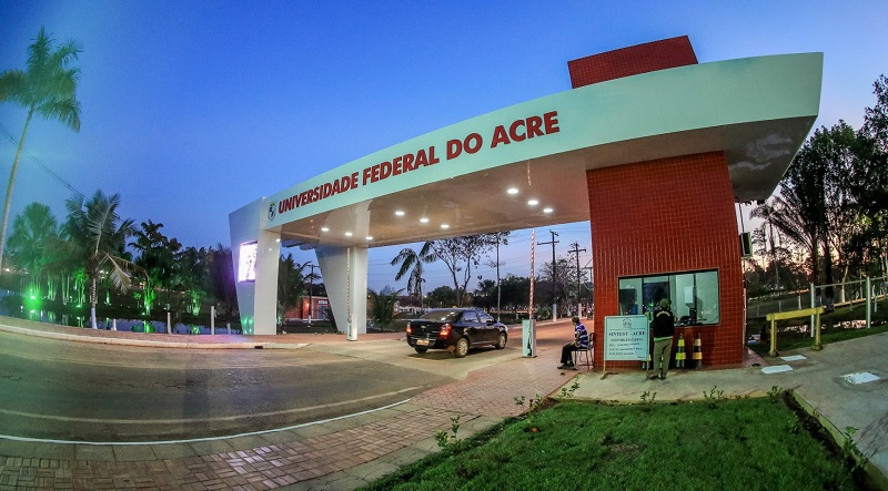 Ufac oferece 50 vagas em curso de Escrita de Sinais em Rio Branco