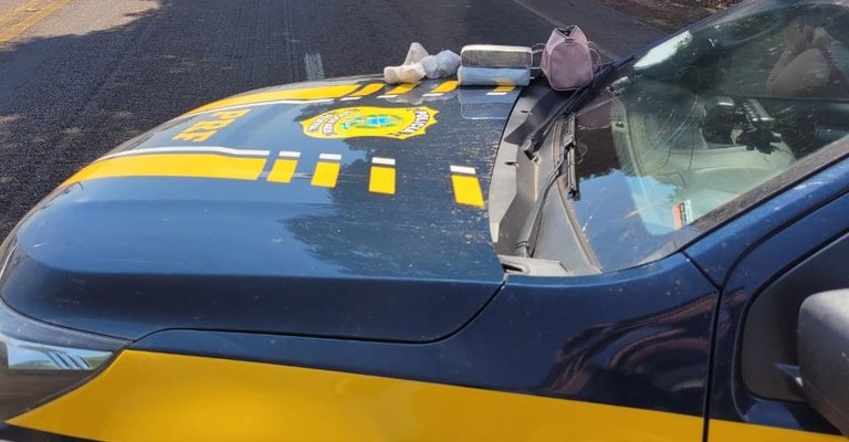 Passageira de ônibus é presa transportando 2kg de drogas em Senador Guiomard