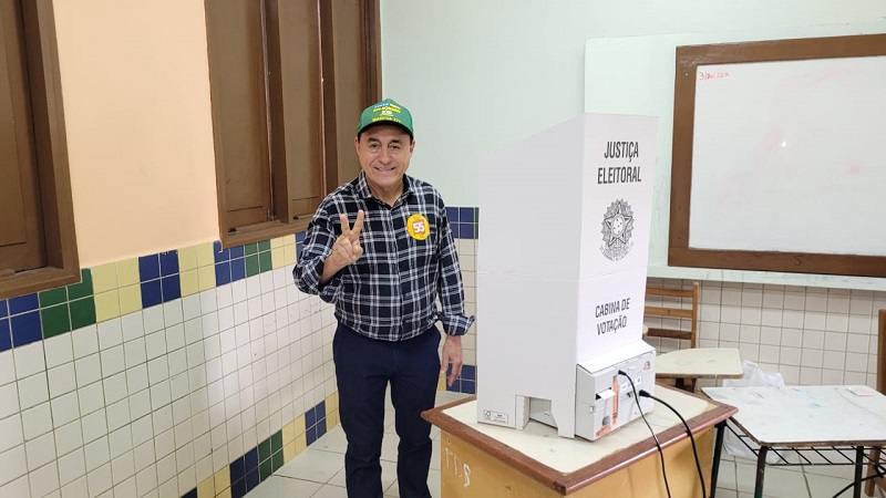 Bocalom vota pela manhã deste domingo na Baixada da Sobral