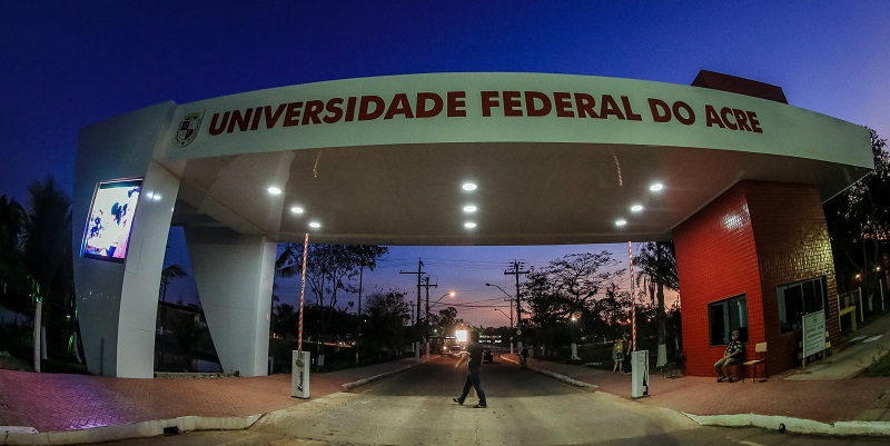 Vacinação contra covid-19 é realizada na Ufac nesta quarta-feira