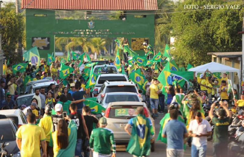 Alexandre de Moraes determina a imediata desobstrução de ruas em frente ao 4° BIS, em Rio Branco