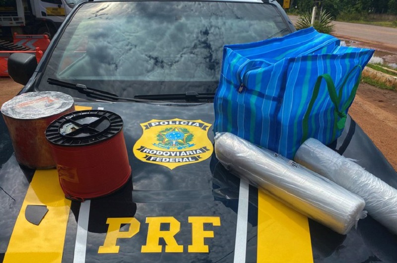 Duas pessoas são presas com quase 30 kg de cocaína na BR-317, Estrada do Pacífico