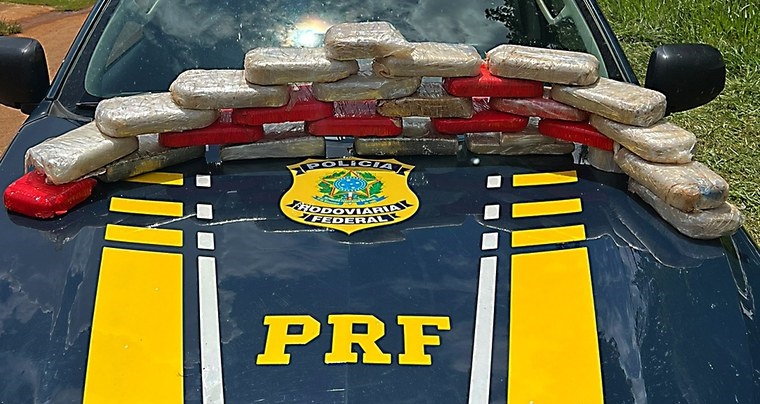 Cerca de 30 kg de drogas são apreendidas na BR-317, no interior do Acre