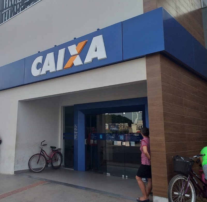 Caixa suspende crédito consignado para beneficiários do Bolsa Família