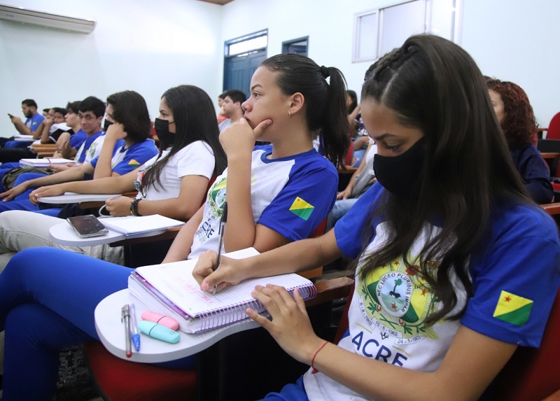 Pré-Enem Legal 2023 abre inscrições, inclusive para quem já concluiu o ensino médio