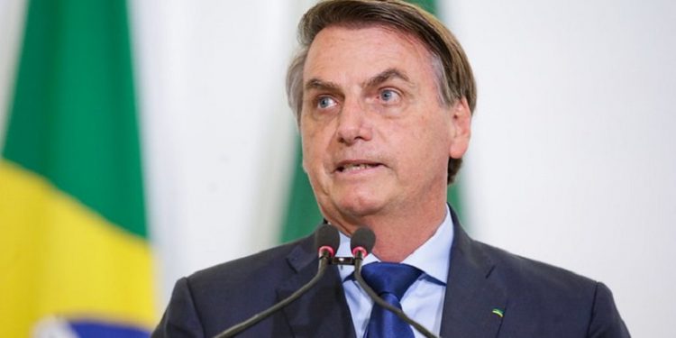 Bolsonaro é condenado a pagar R$ 50 mil por ataques a jornalistas