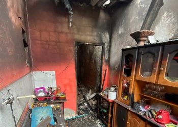 Idosa morre carbonizada após casa pegar fogo no bairro Mocinha Magalhães, em Rio Branco