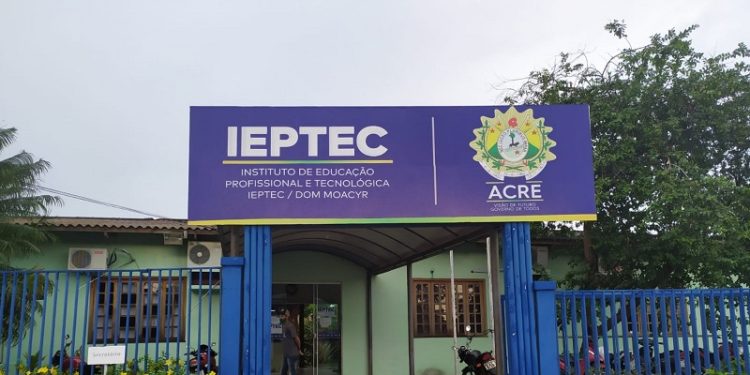 Acre reabre processo seletivo para professor-tutor do Ieptec; inscreva-se