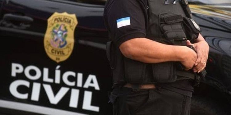 Polícia cumpre 14 mandados de busca e apreensão na Capital e interior do Acre; duas pessoas foram presas