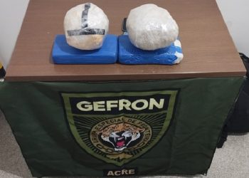 Passageiro de táxi é preso com mais de 4 kg de drogas no interior do Acre
