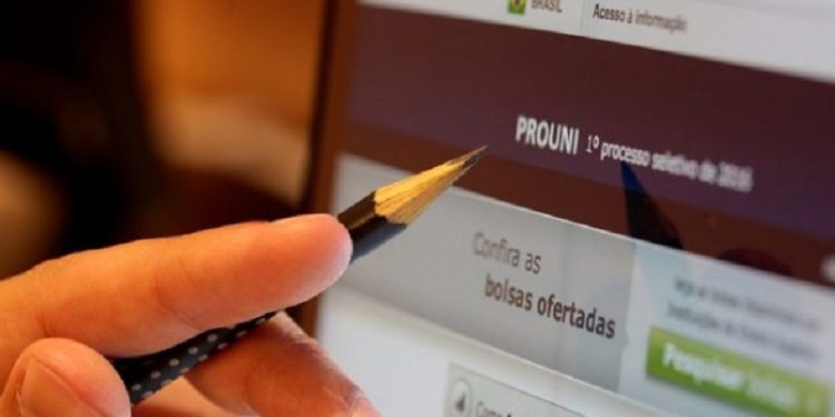 Inscrições para processo seletivo do Prouni encerram nesta sexta-feira