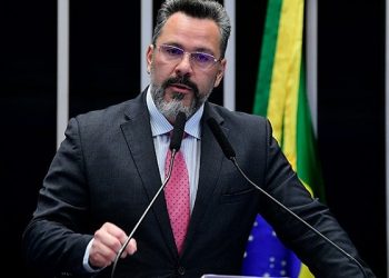 Conselho Federal de Medicina alega que Alan Rick ultrapassou limite para espalhar boatos na Tribuna do Plenário