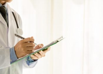 Homem é preso por exercício irregular da medicina e falsidade ideológica em Tarauacá