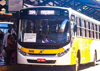 Lei que permite mulheres a desembarcar fora da parada de ônibus após às 21h é aprovada em Rio Branco