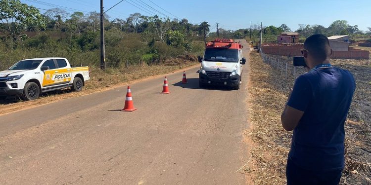 Detentos liberam policial que era feito refém em rebelião no presídio de segurança máxima no Acre