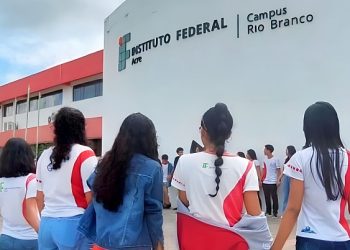 Ifac abre seleção para professor substituto; remuneração de até R$ 6,3 mil