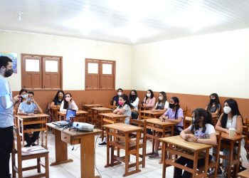 CEL abre edital com 800 vagas para cursos de inglês, espanhol, libras e italiano no Acre