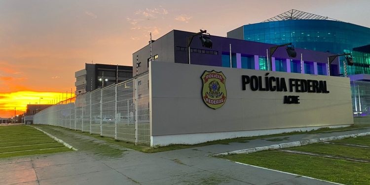 Polícia Federal deflagra operação com finalidade de investigar delitos de corrupção e outros crimes no Acre