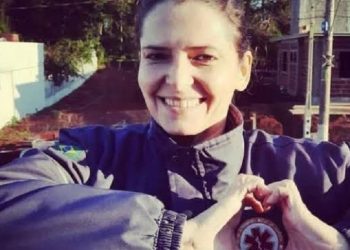 Socorrista morre ao cair de penhasco de 9 metros enquanto tentava salvar homem