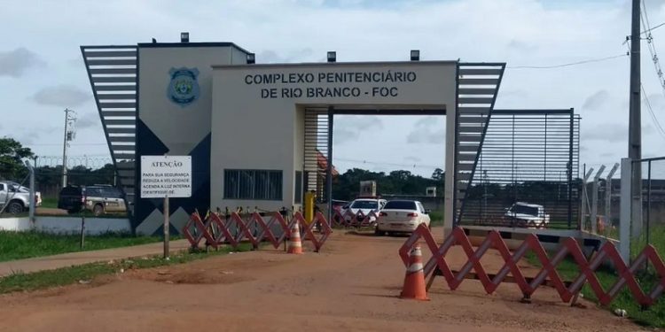 Dois policias penais são feitos de reféns em rebelião no presídio Antônio Amaro em Rio Branco
