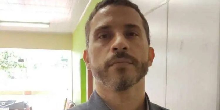 Delegado é preso no interior do Acre após quebrar medida protetiva em favor da ex-namorada